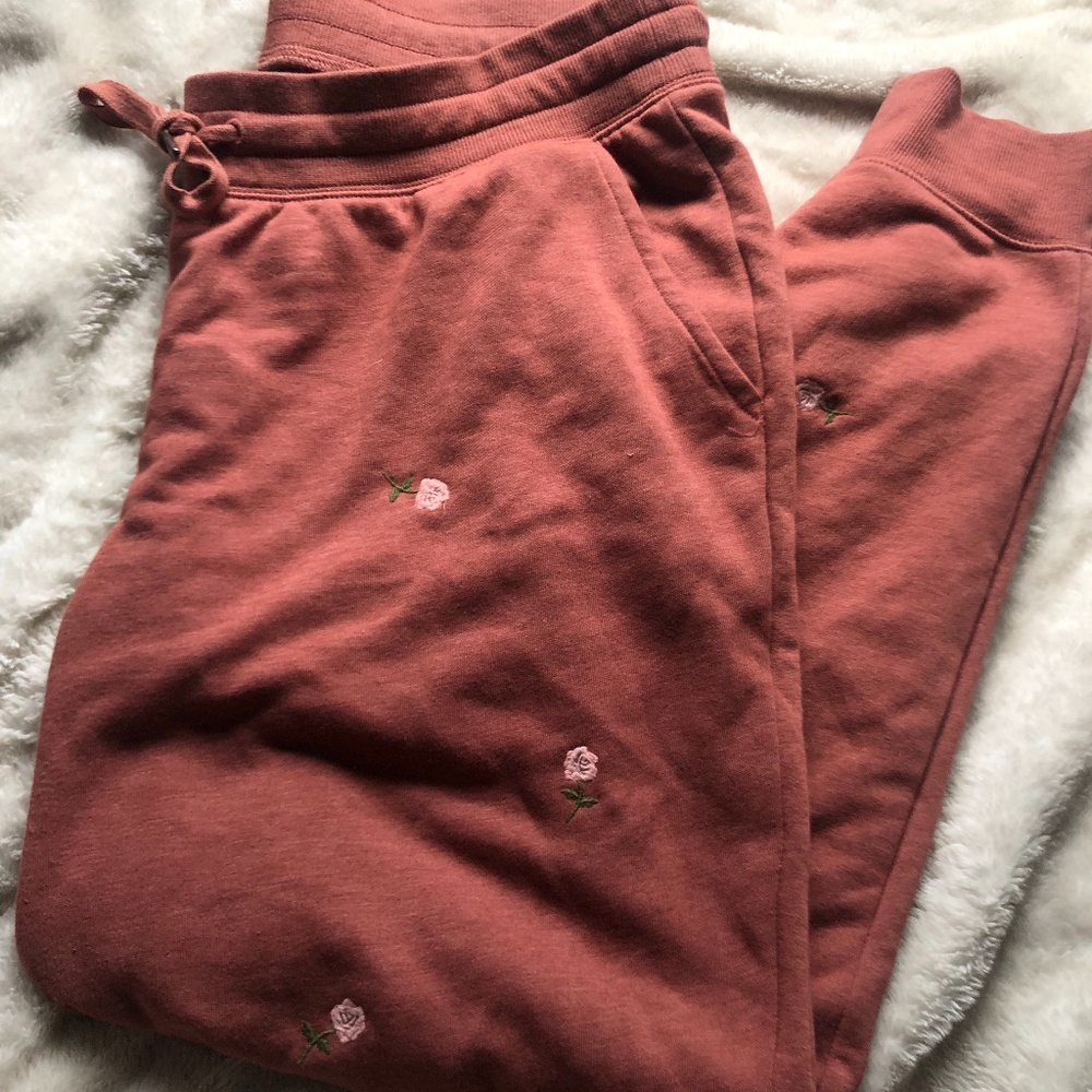 Old Navy Floral embroidered joggers